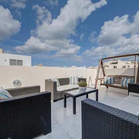Sapphire Court Penthouse By Shortletsmalta *