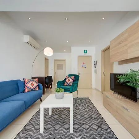 Sapphire Court Penthouse By Shortletsmalta