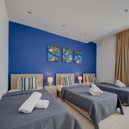 Sapphire Court Penthouse By Shortletsmalta